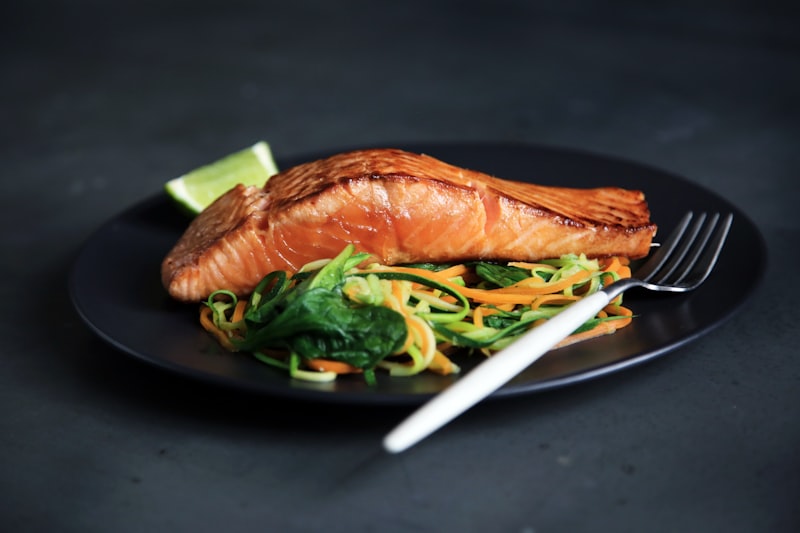 Salmón, pescado azul fuente de ácidos grasos omega-3